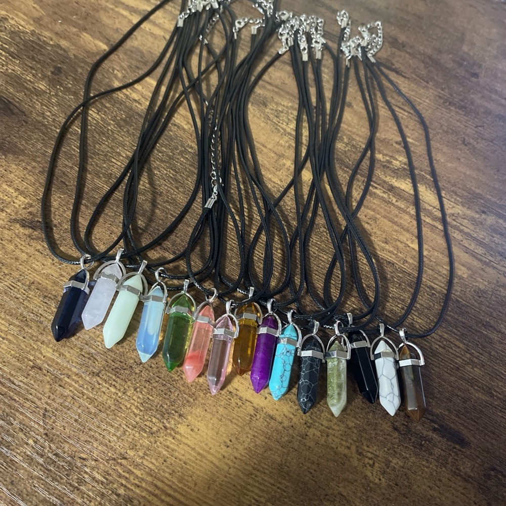Random Crystal Pendant Necklace